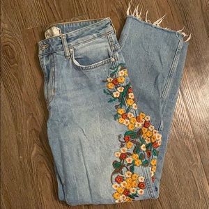 Free people size 28 embroidered jeans